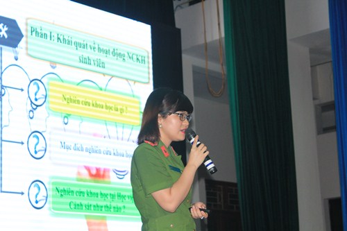Tọa đàm “Trao đổi kinh nghiệm tham gia Ev888 Nạp rút siêu tốc khoa học sinh viên”